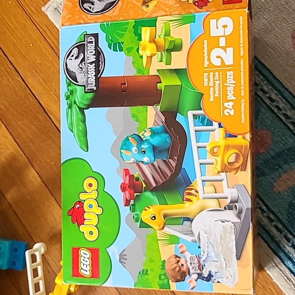 Lego Duplo Jurassic World Dinosaur Set - Picture 6 of 9